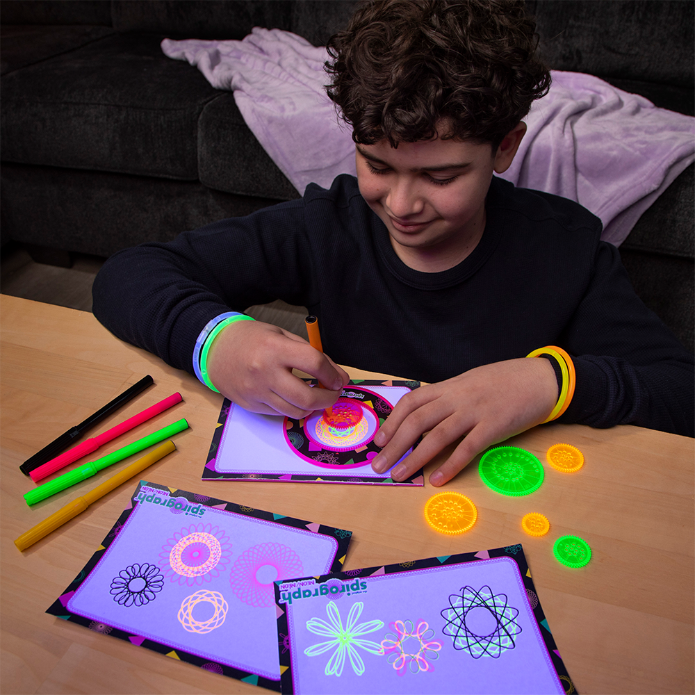 Spirograph Neon Set – PlayMonster UK